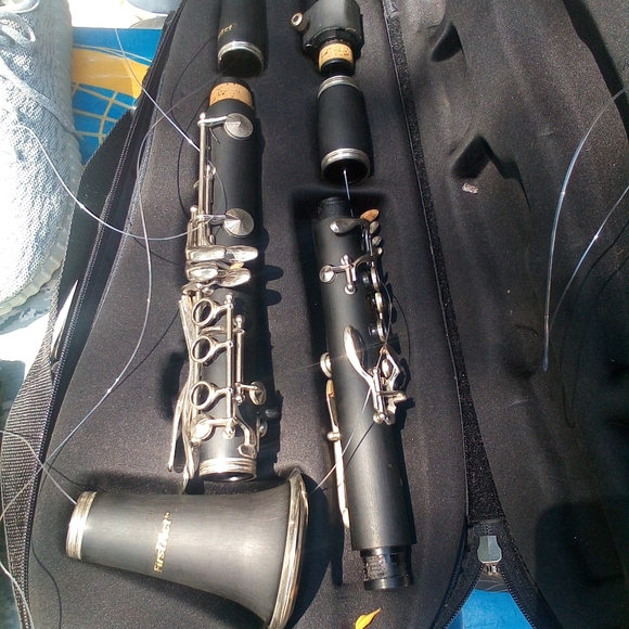 First Act Clarinet with Case - Picture 3 of 5